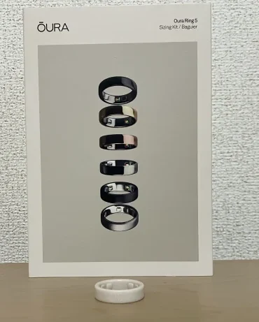 Oura Ring 5サイジングキットの箱とリングのサイズ感